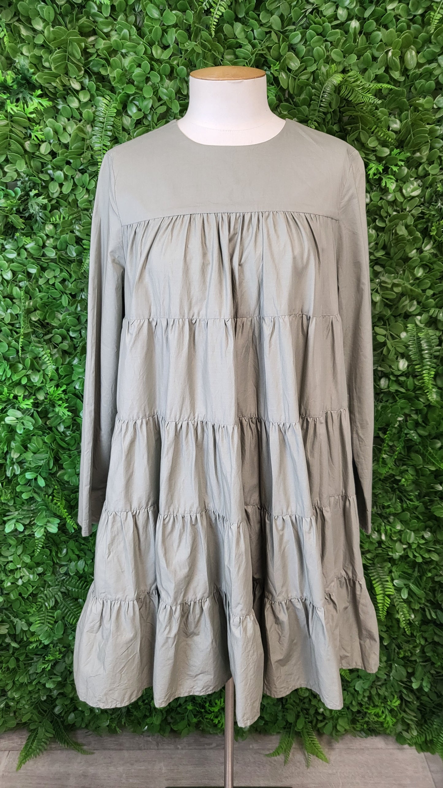Decjuba Sage Green Tiered Mini Dress (8)