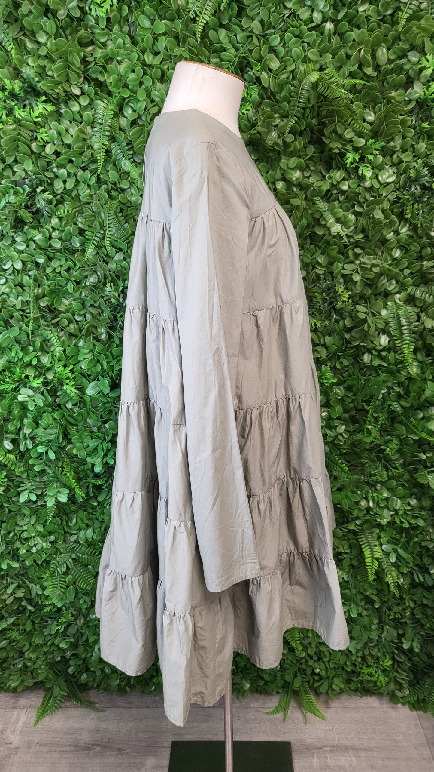 Decjuba Sage Green Tiered Mini Dress (8)