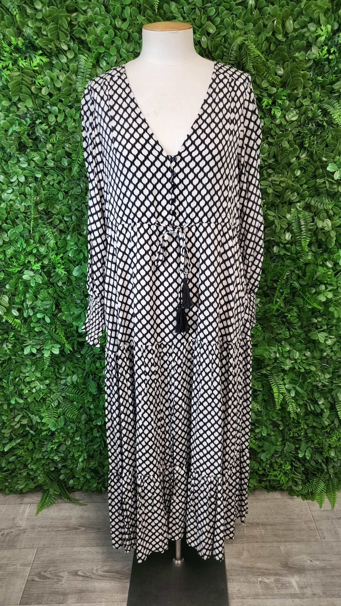 Fria The Label B/W Maxi Dress BNWT (12)