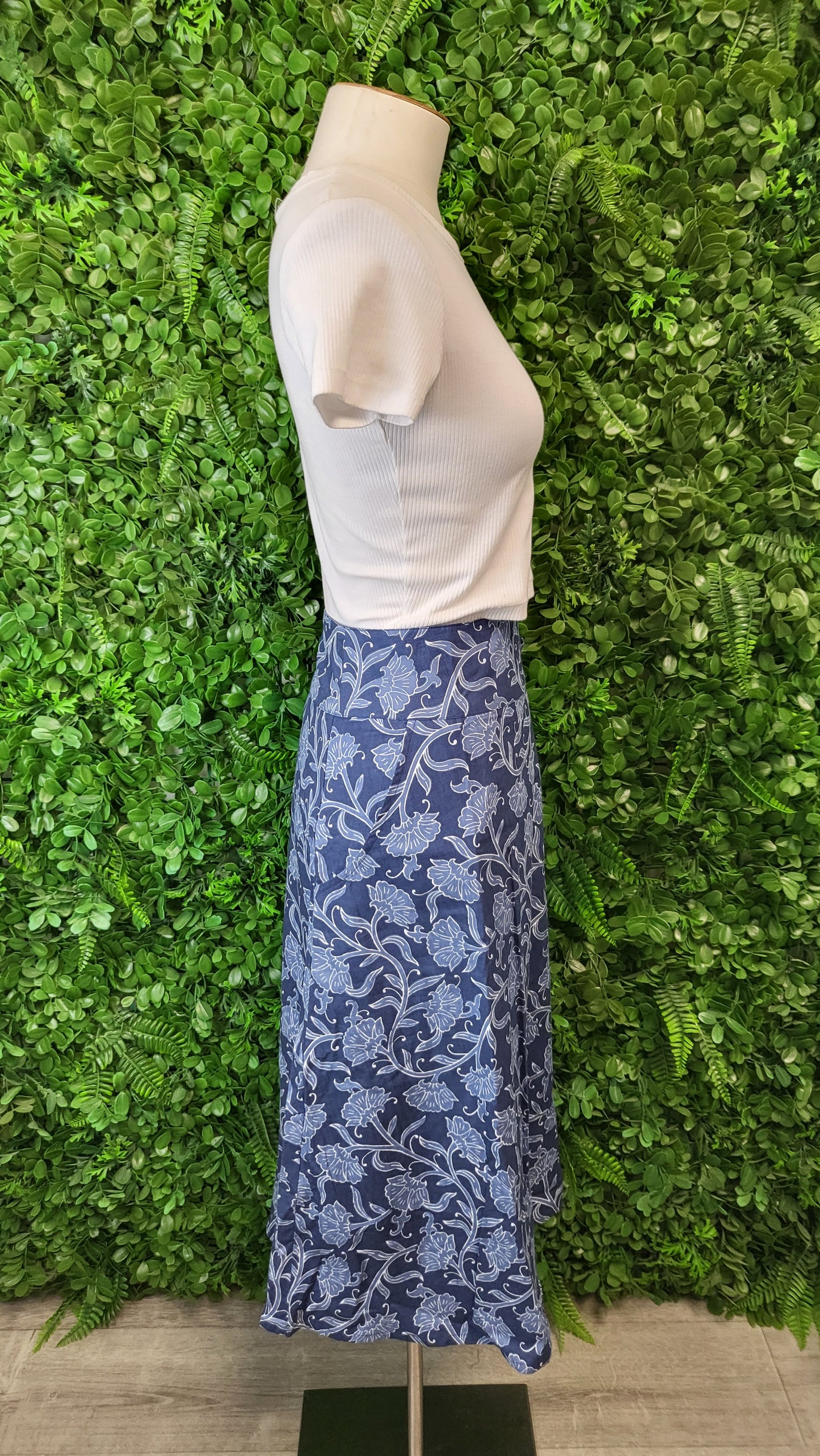 Karma East Blue Floral Skirt (20)