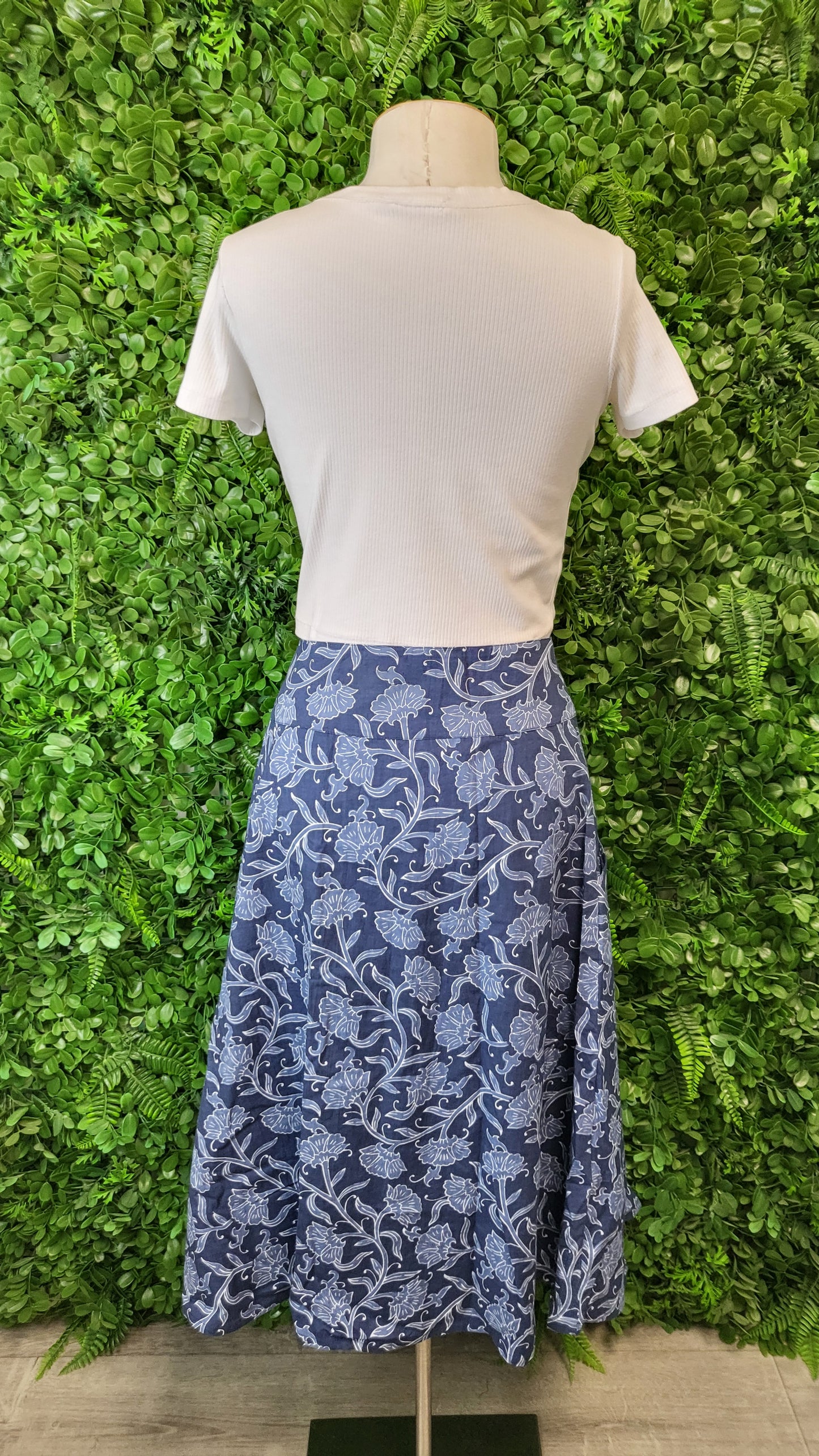 Karma East Blue Floral Skirt (20)