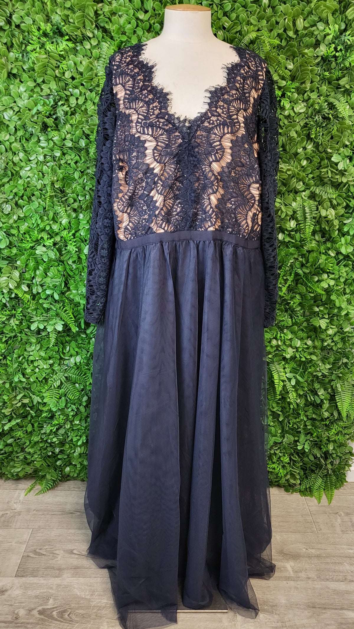City Chic Navy Rare Beauty Dress BNWT (22)