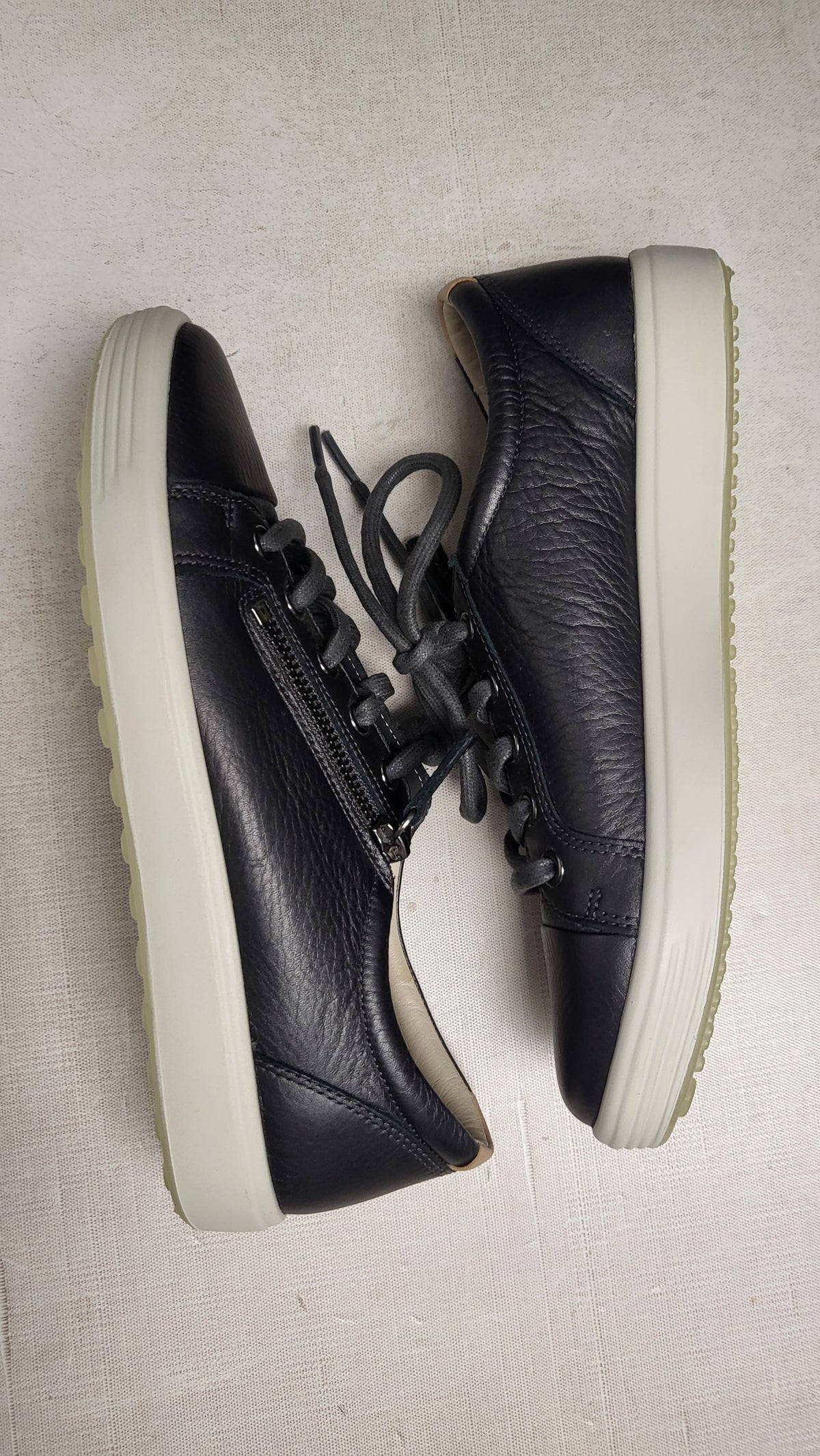 Ecco Graphite Soft 7 Sneaker NEW