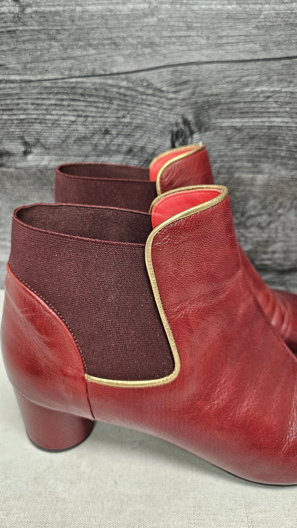 Pas de Rouge Brick Leather Boot (40)