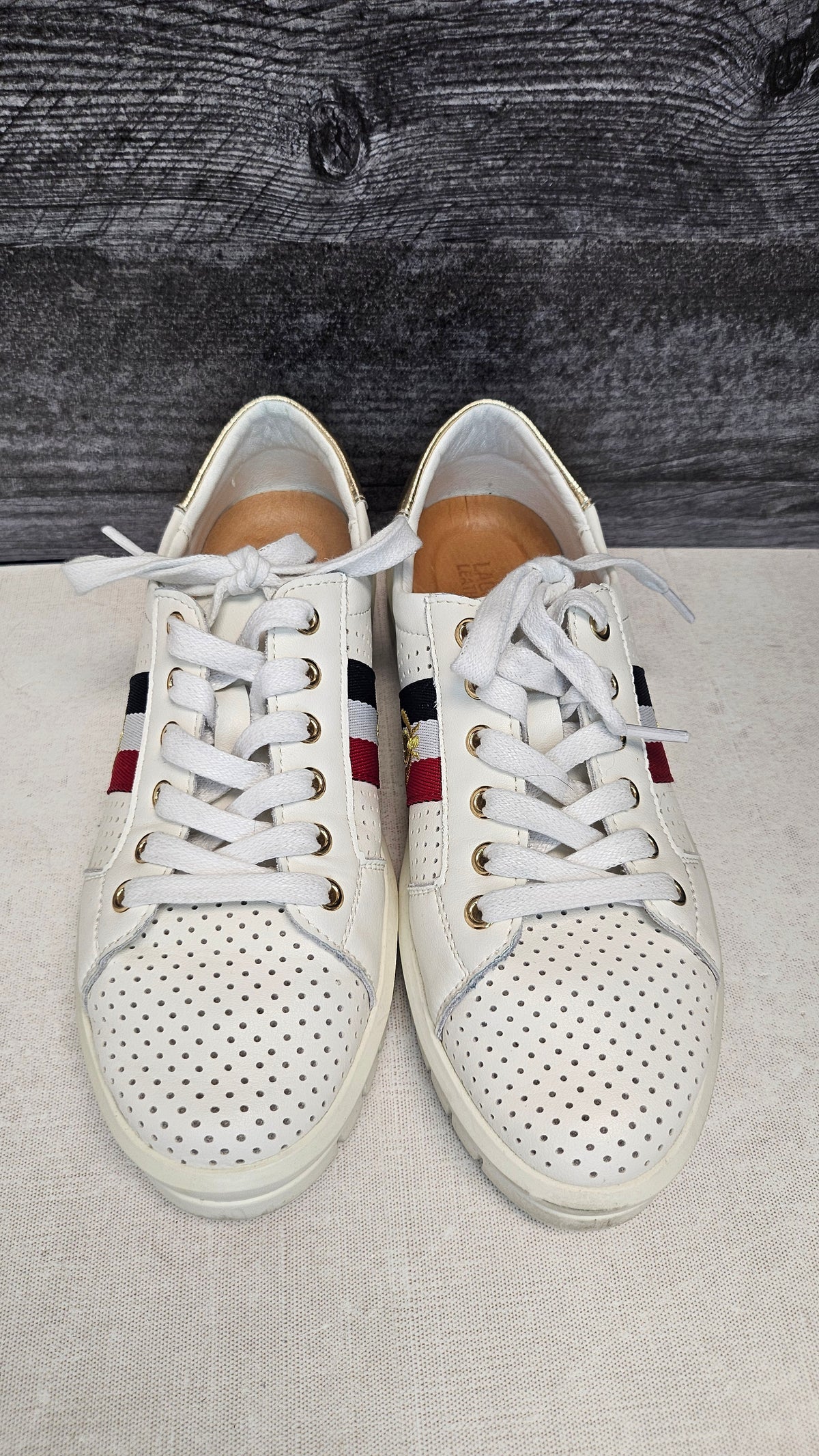 Laguna Quays White Bee Sneaker (38)