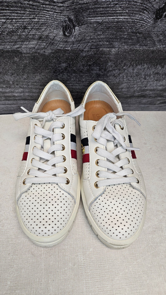 Laguna Quays White Bee Sneaker (38)