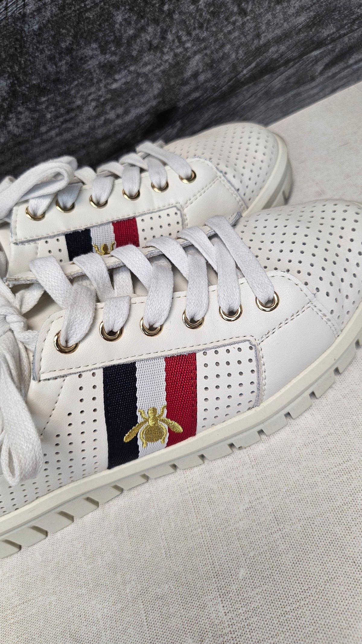 Laguna Quays White Bee Sneaker (38)