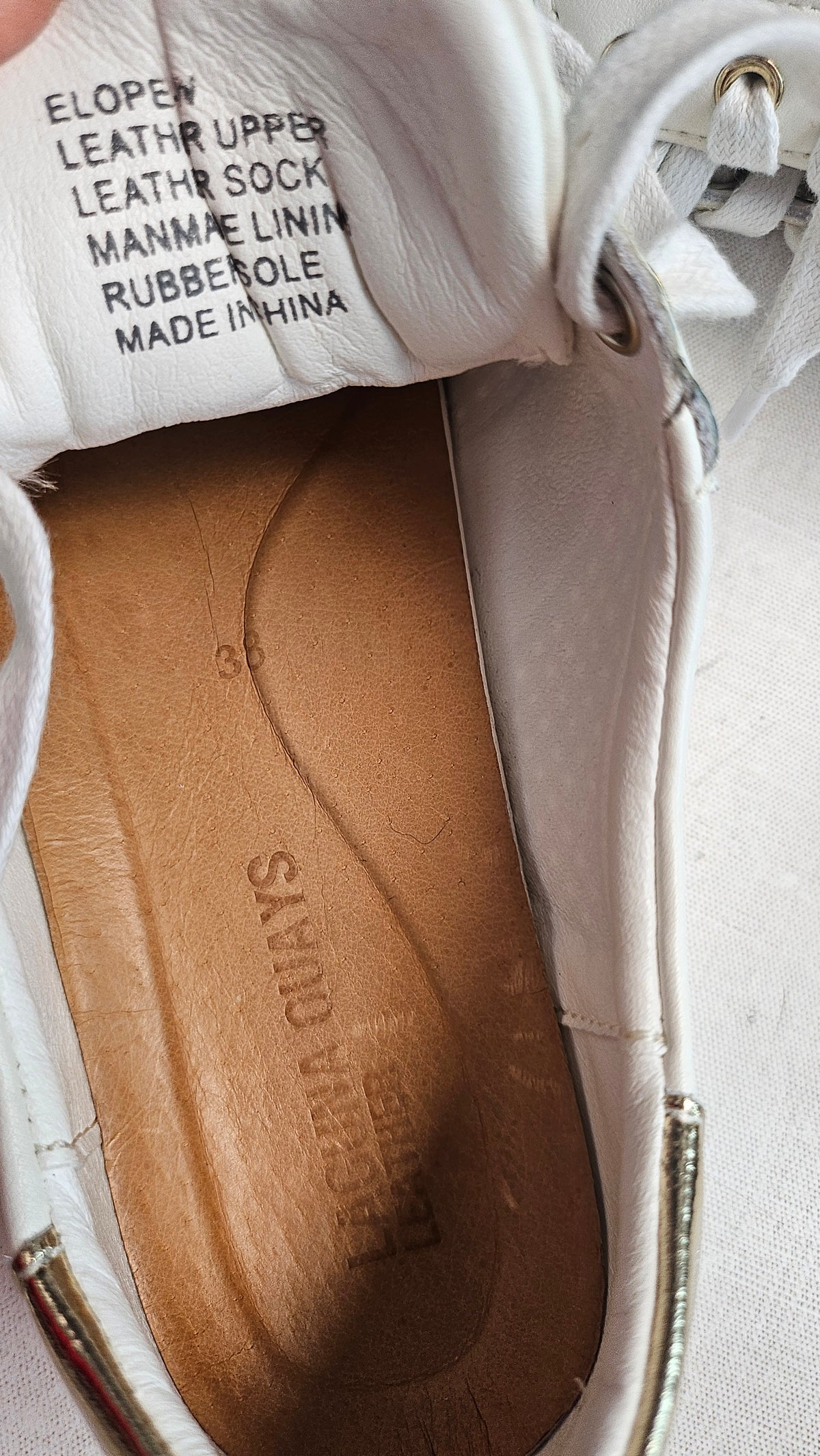 Laguna Quays White Bee Sneaker (38)