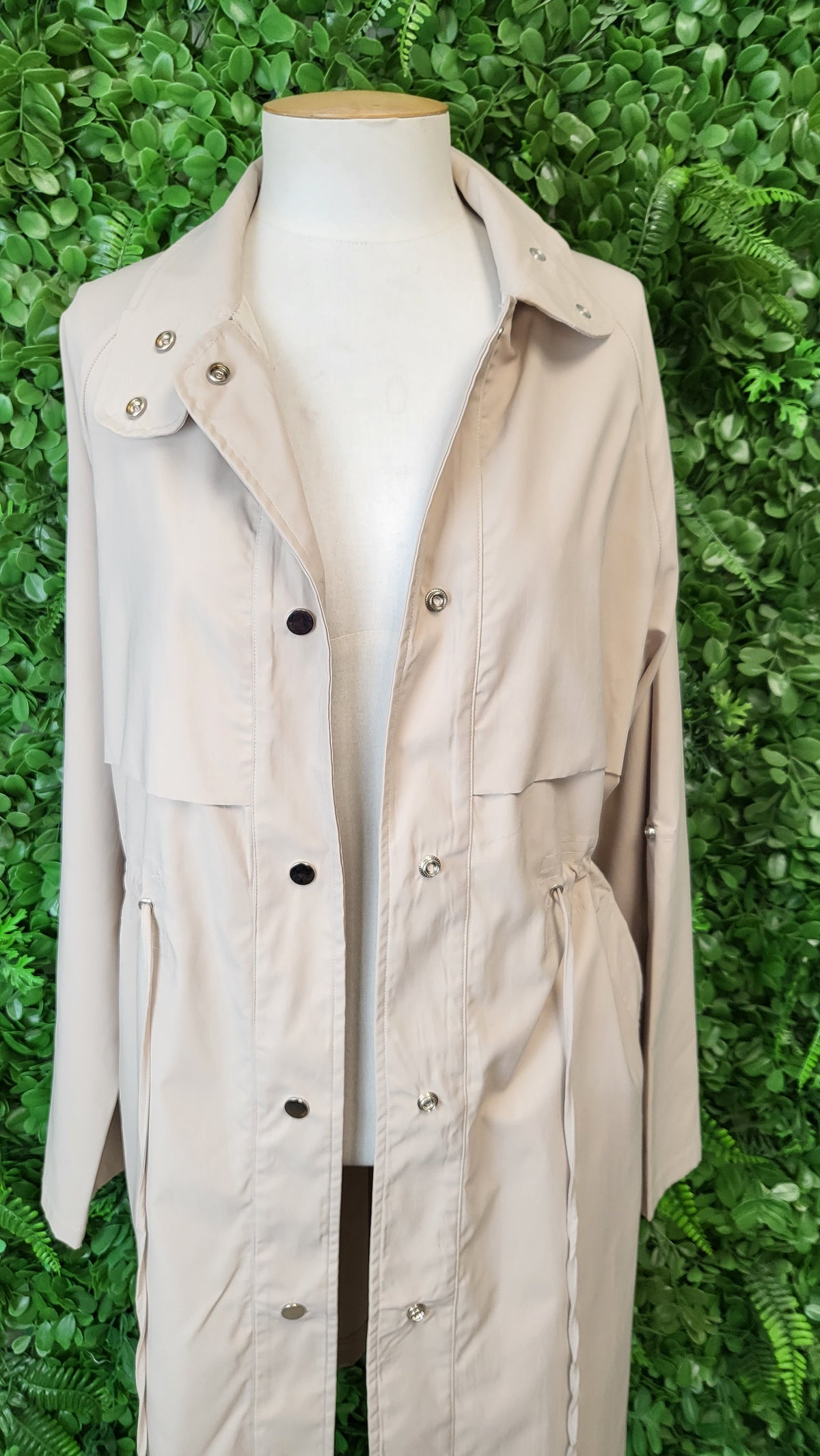Unknown Beige Trenchcoat (12)