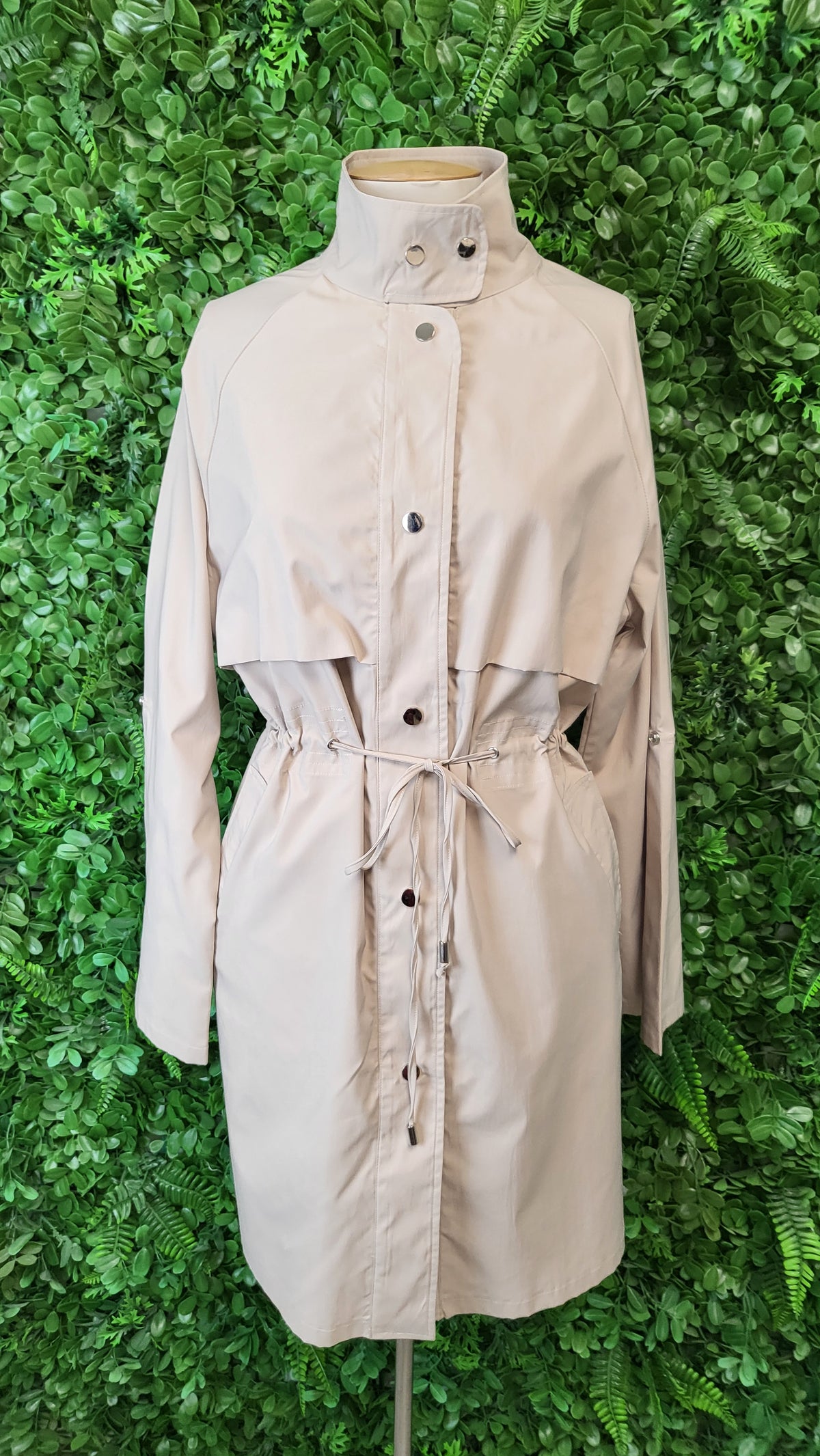 Unknown Beige Trenchcoat (12)