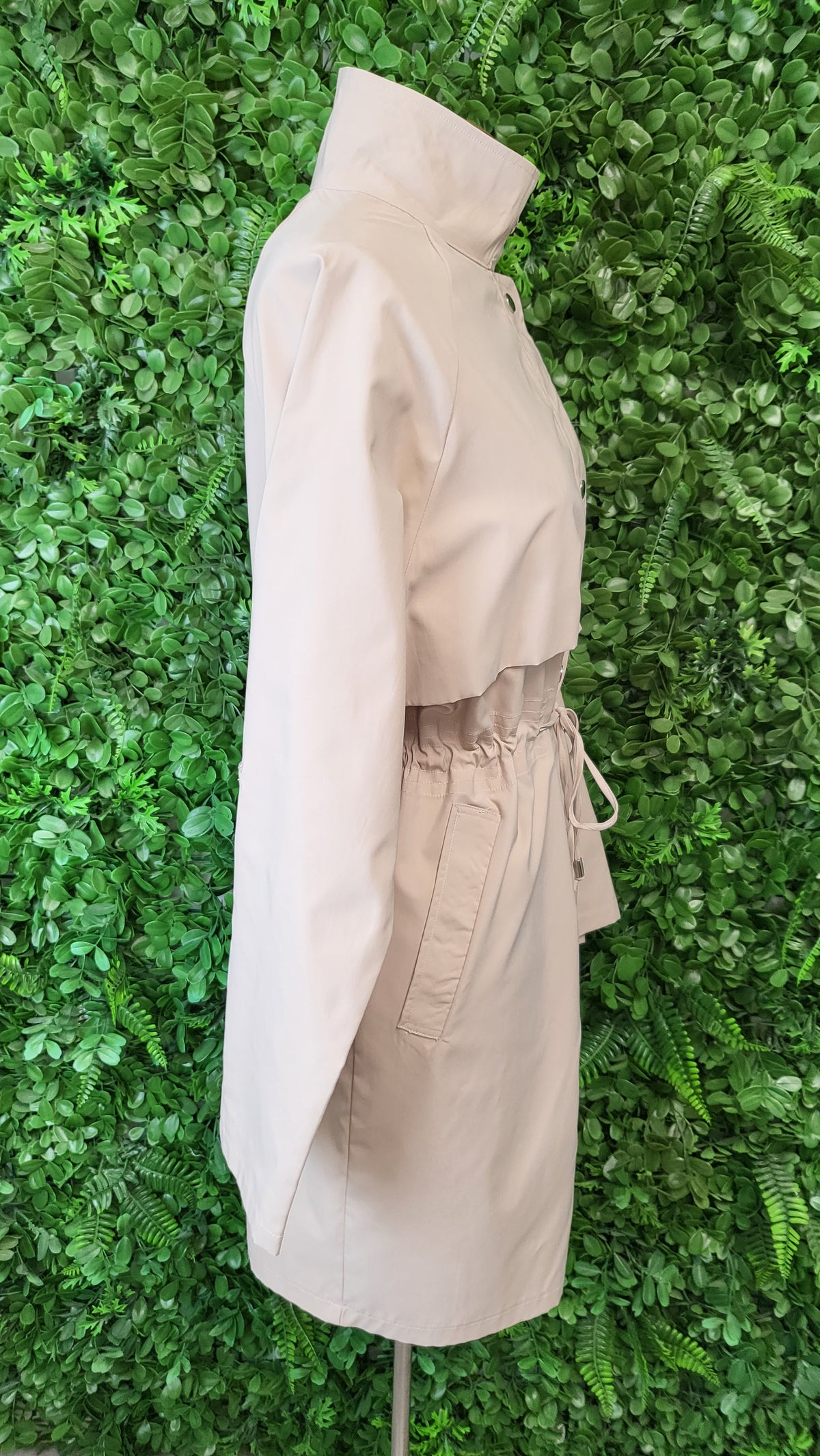 Unknown Beige Trenchcoat (12)