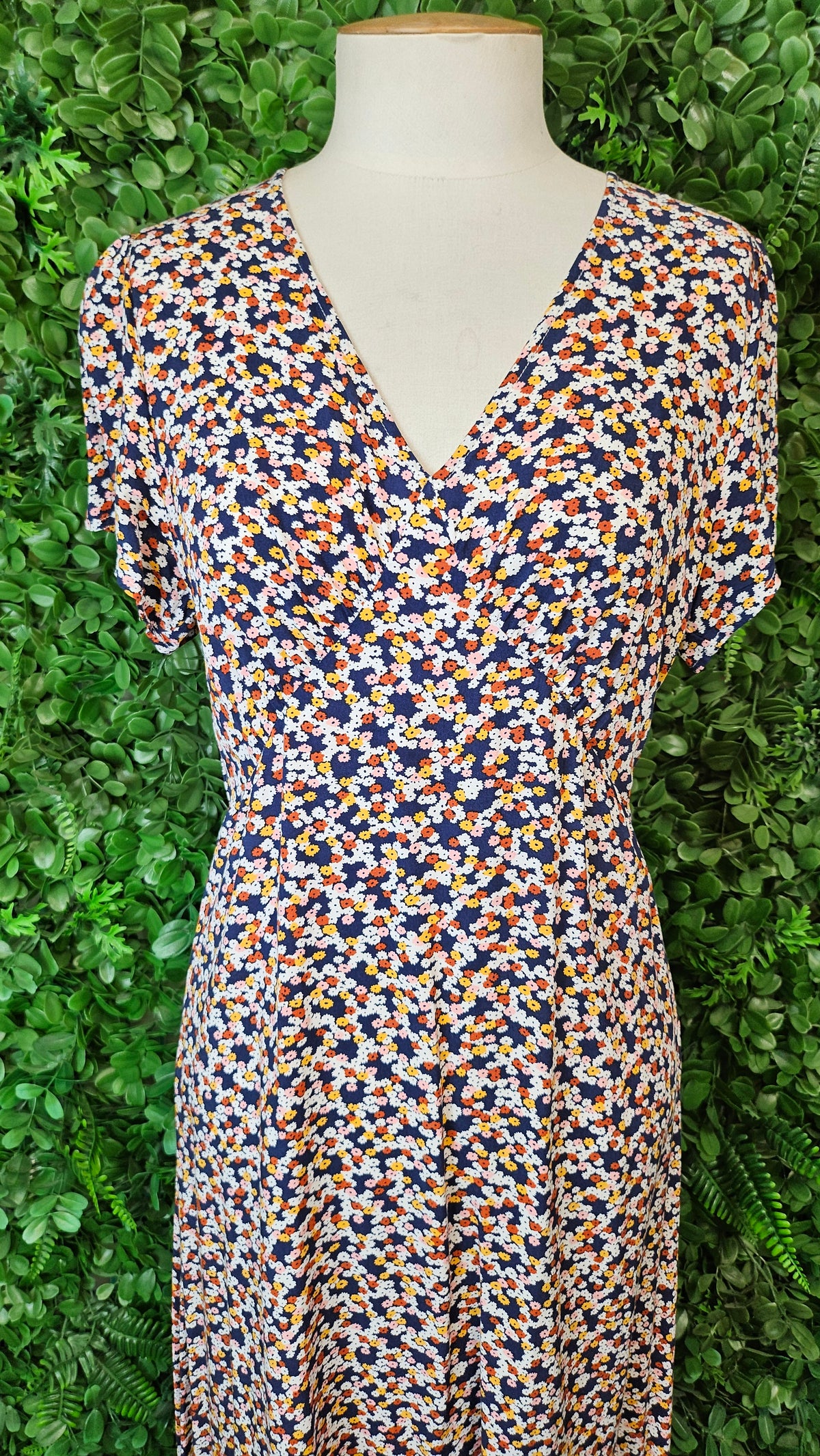 Sass Floral Midi Dress (10)