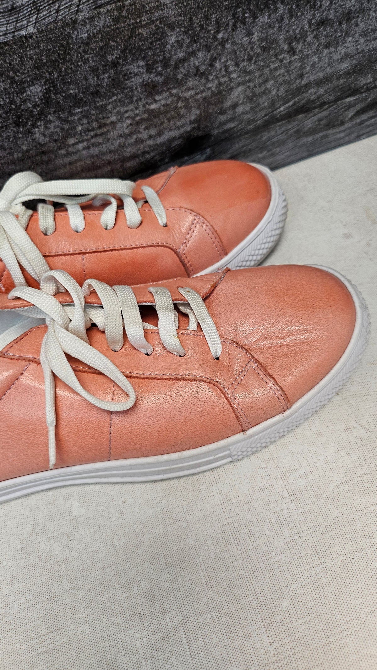 Sala Coral Leather Sneaker (37)