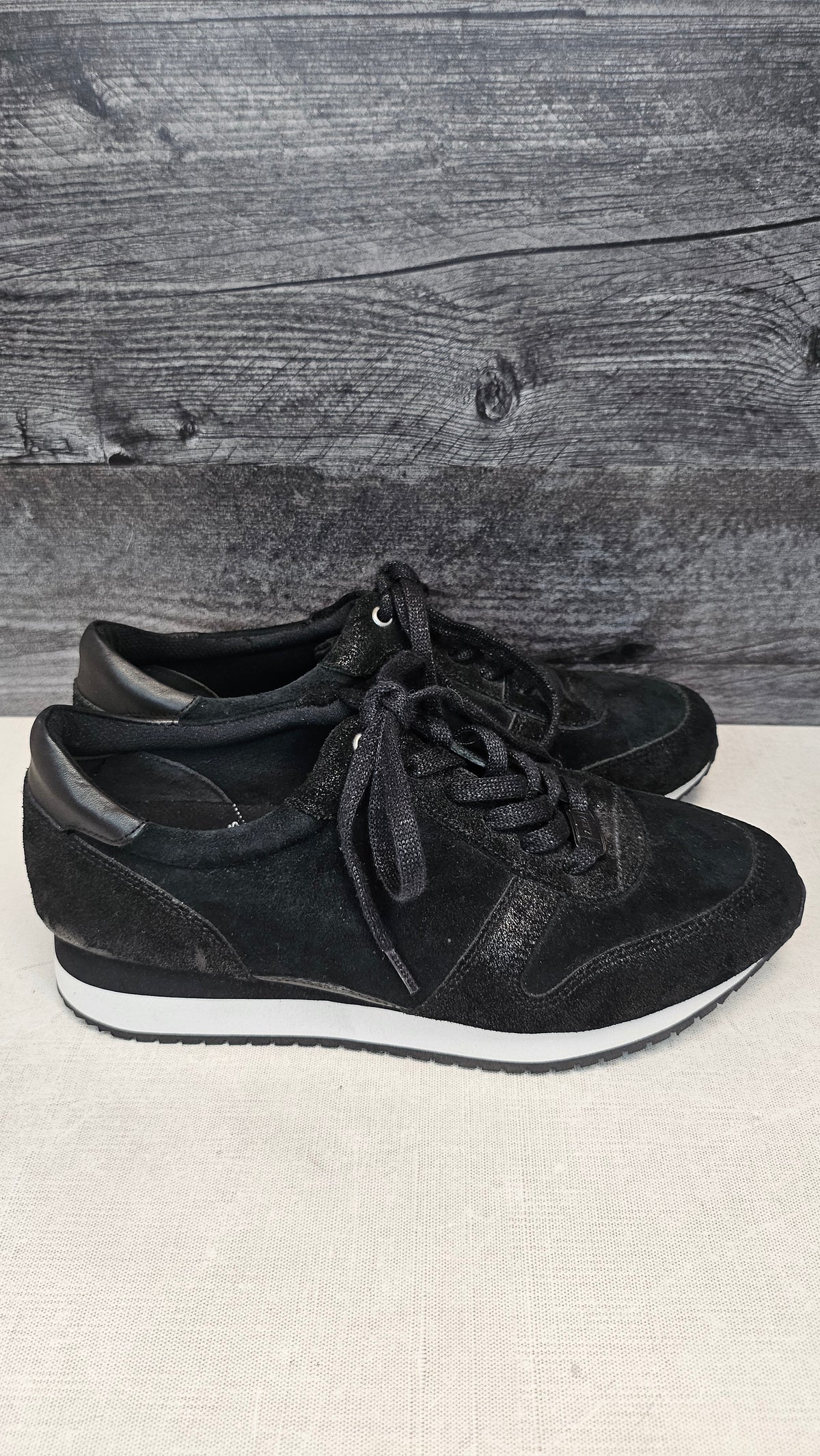 Ziera Black Suede Sneakers (39)