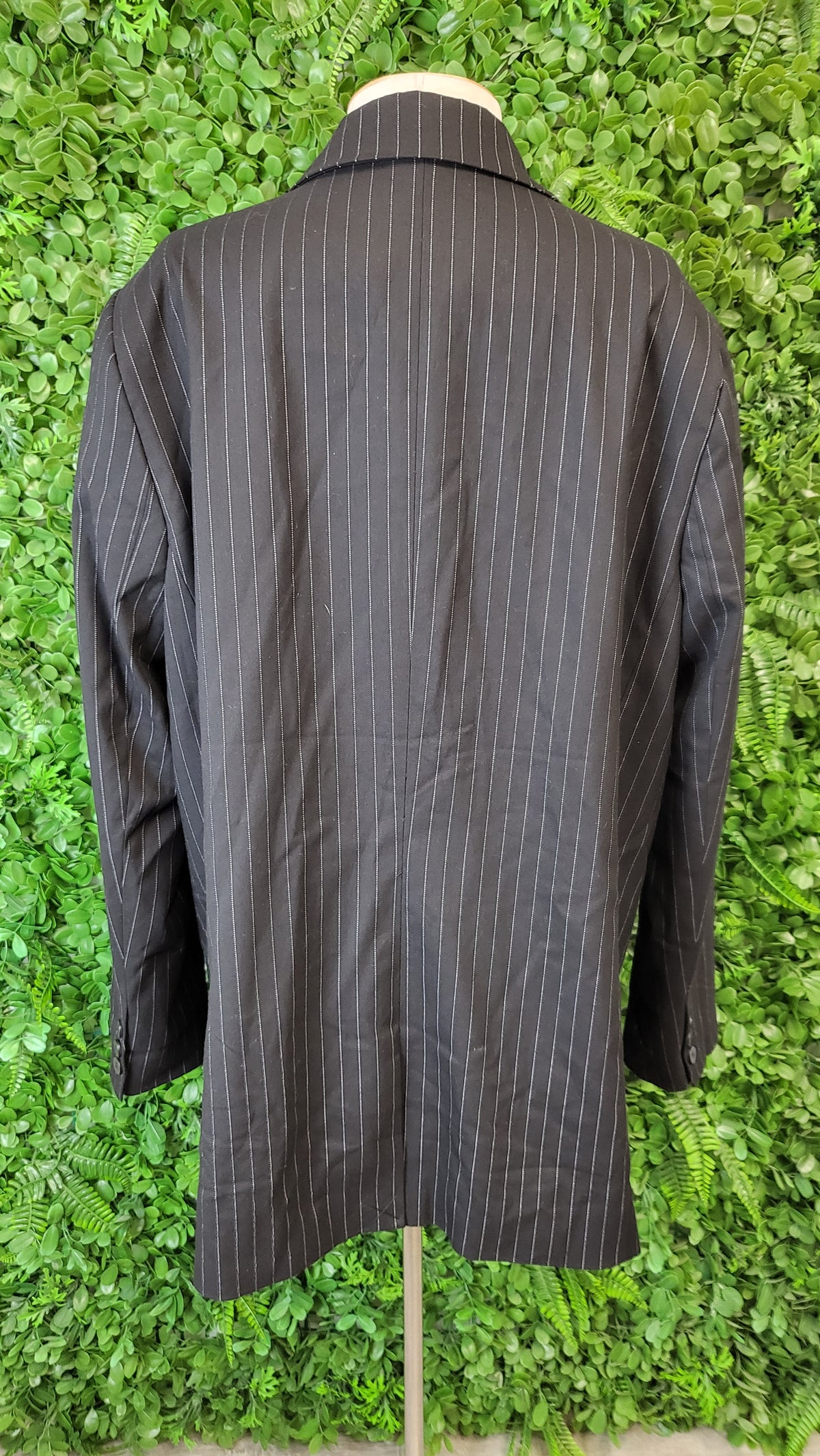 Decjuba Pinstripe Oversized Blazer (18)