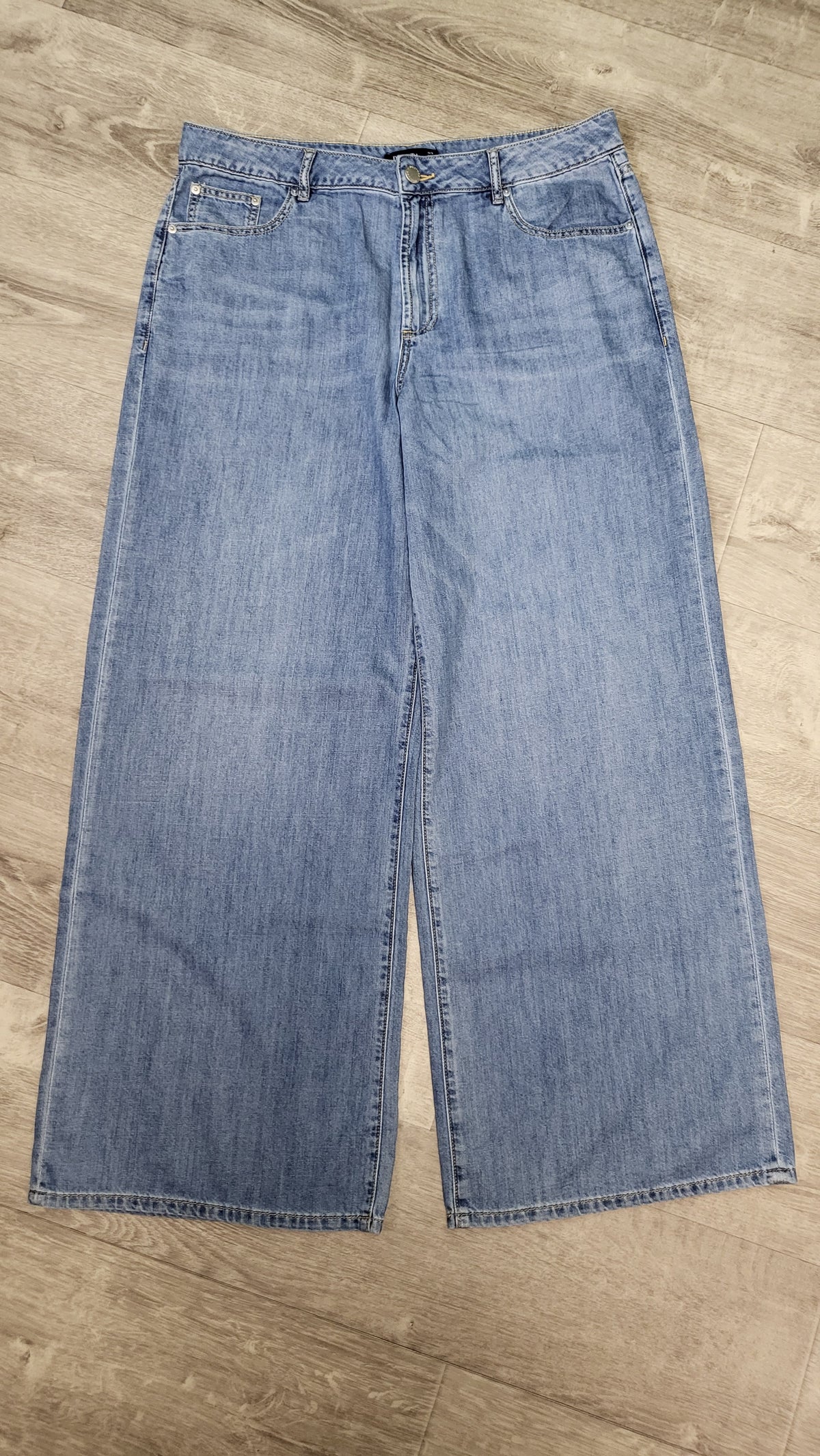 Decjuba Light Denim Wide Leg Jean (16)