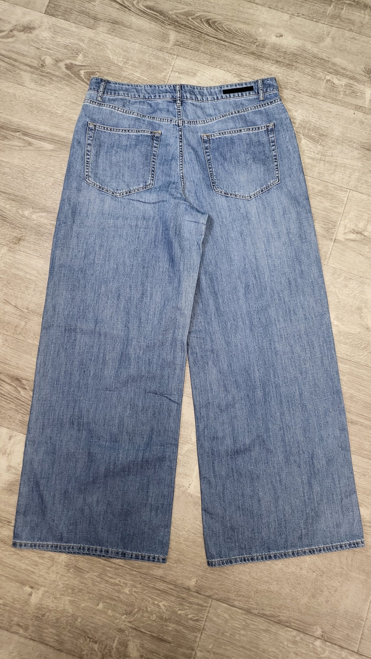 Decjuba Light Denim Wide Leg Jean (16)