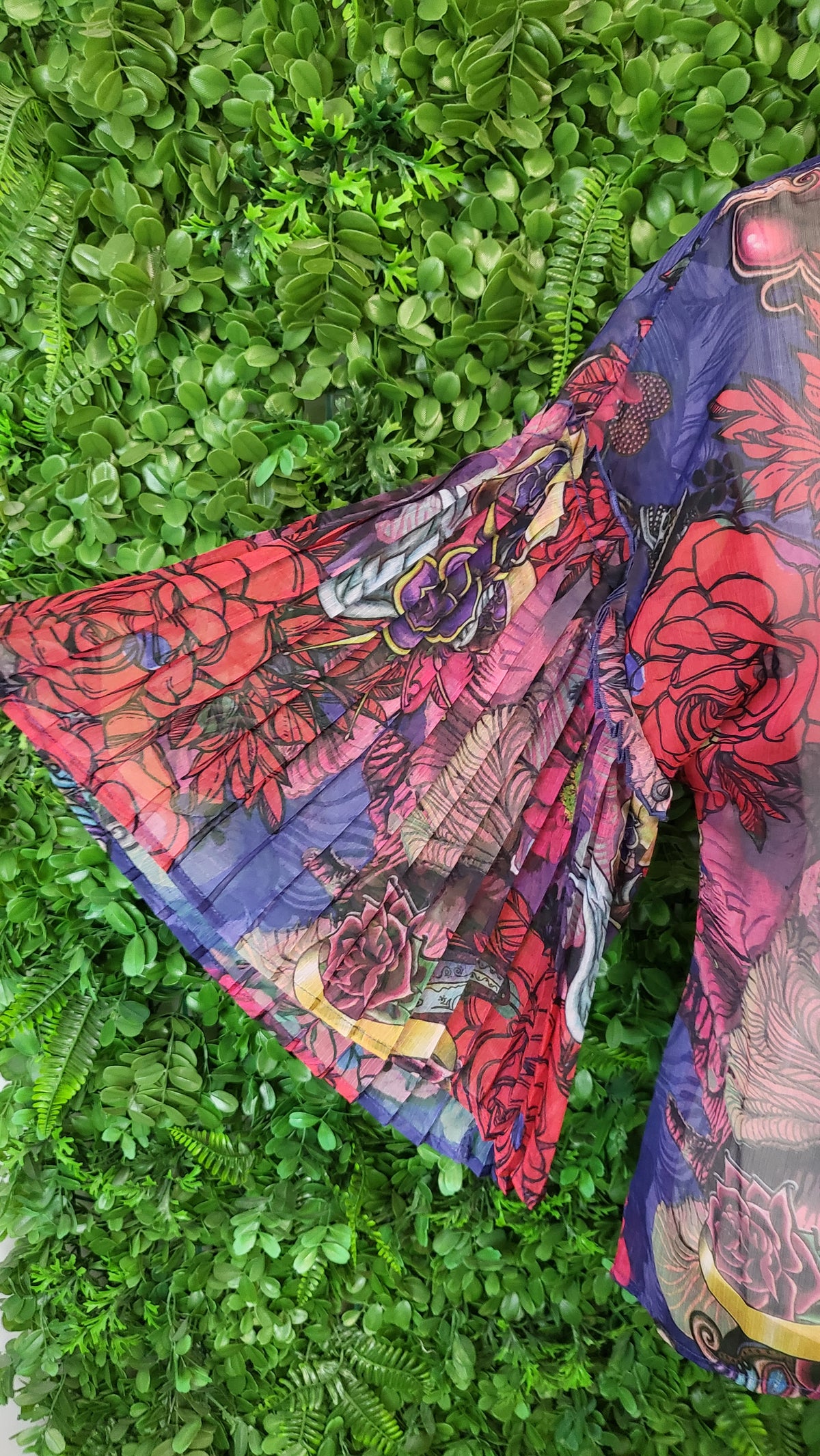 Annah Stretton Floral/Wing Pleat Sleeve Top (10)