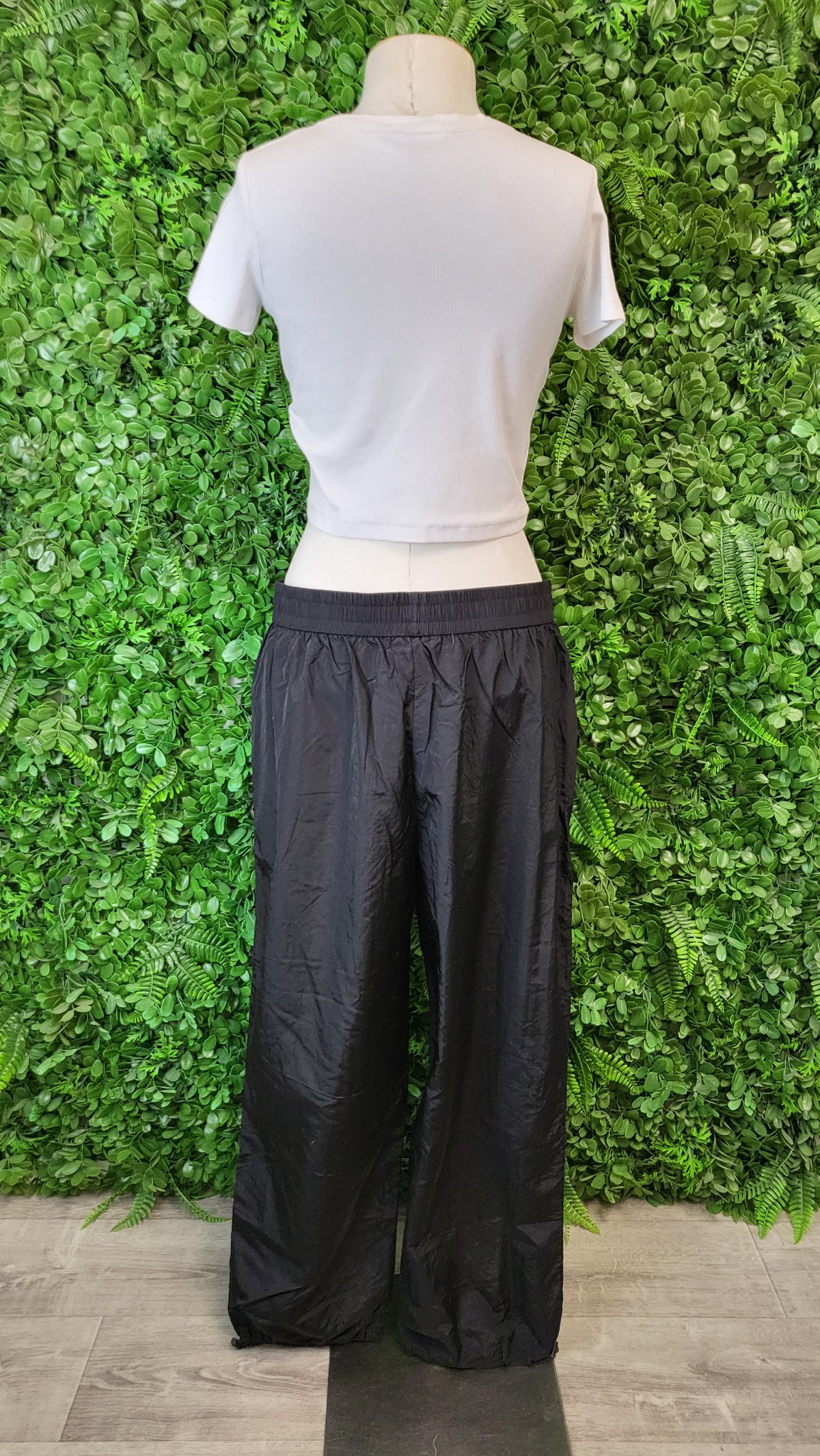 Decjuba Black Parachute Pant BNWT (14)