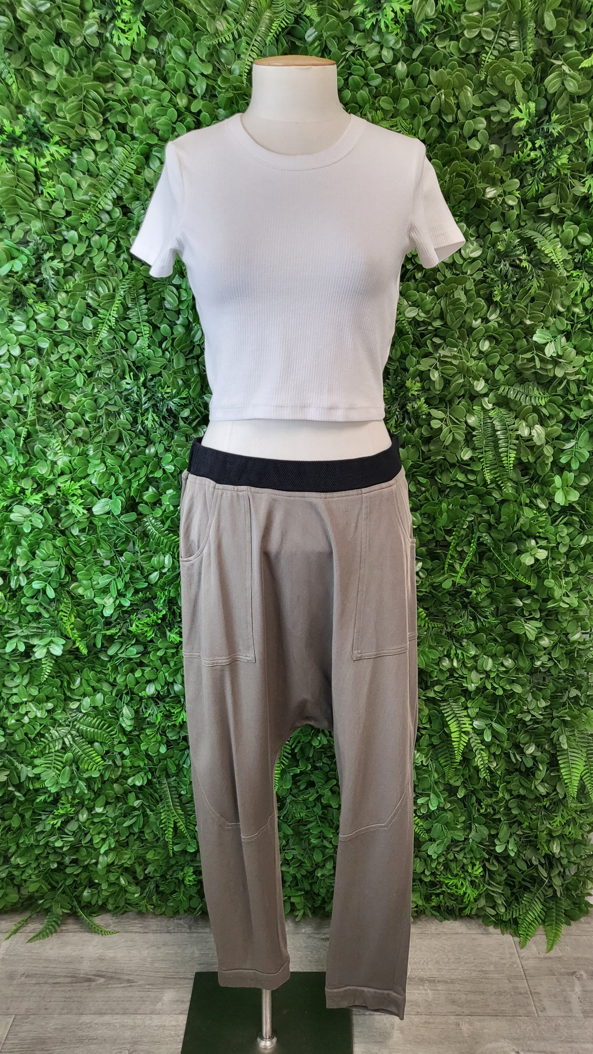 Repertoire Khaki Drop Crutch Pant (8)