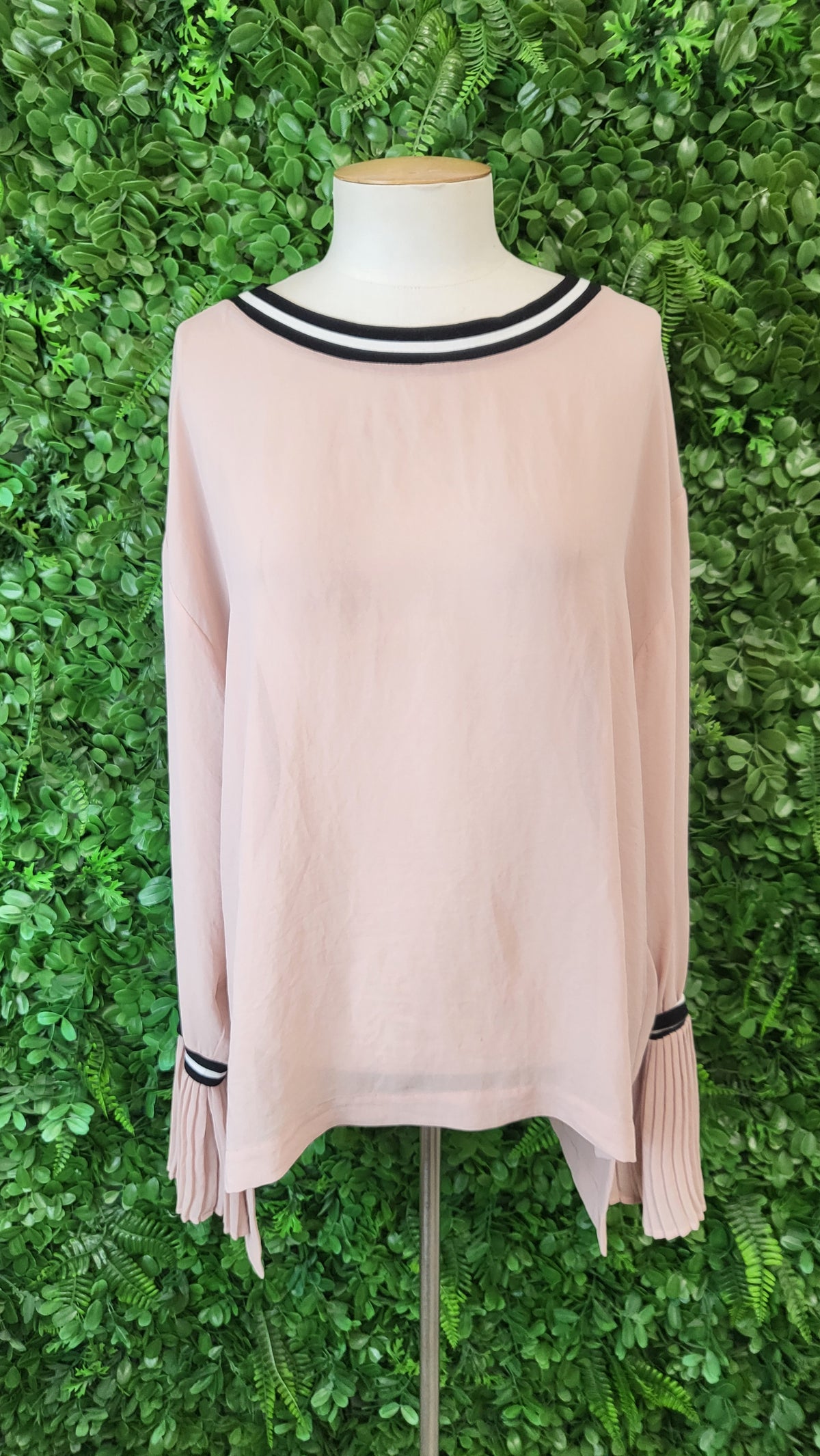 Lounge  by Repertoire Blush Pleat Sleeve Top (10)