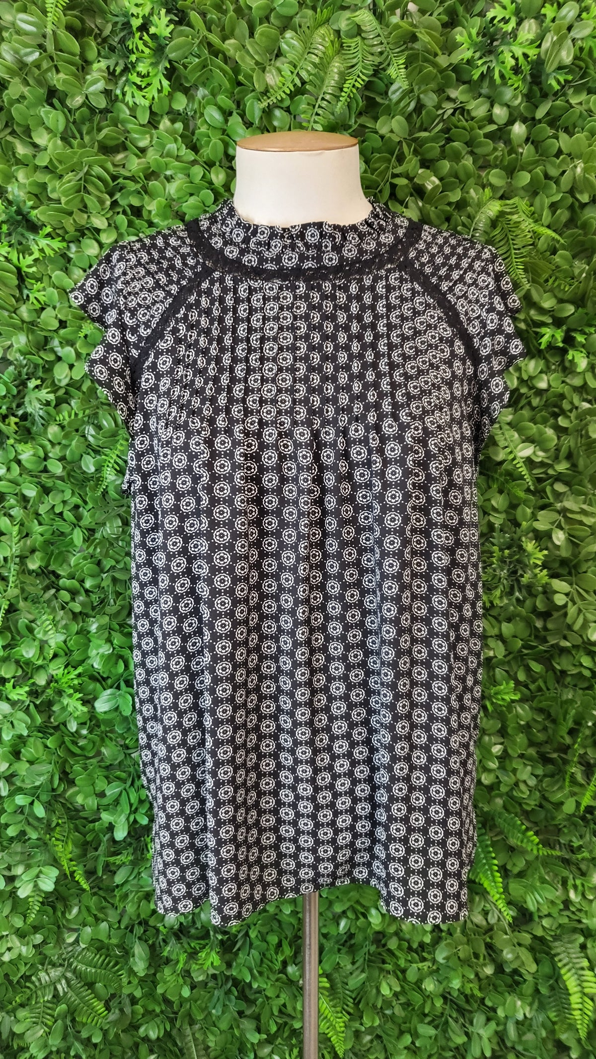 Loft Black/White Pleat Top (14)