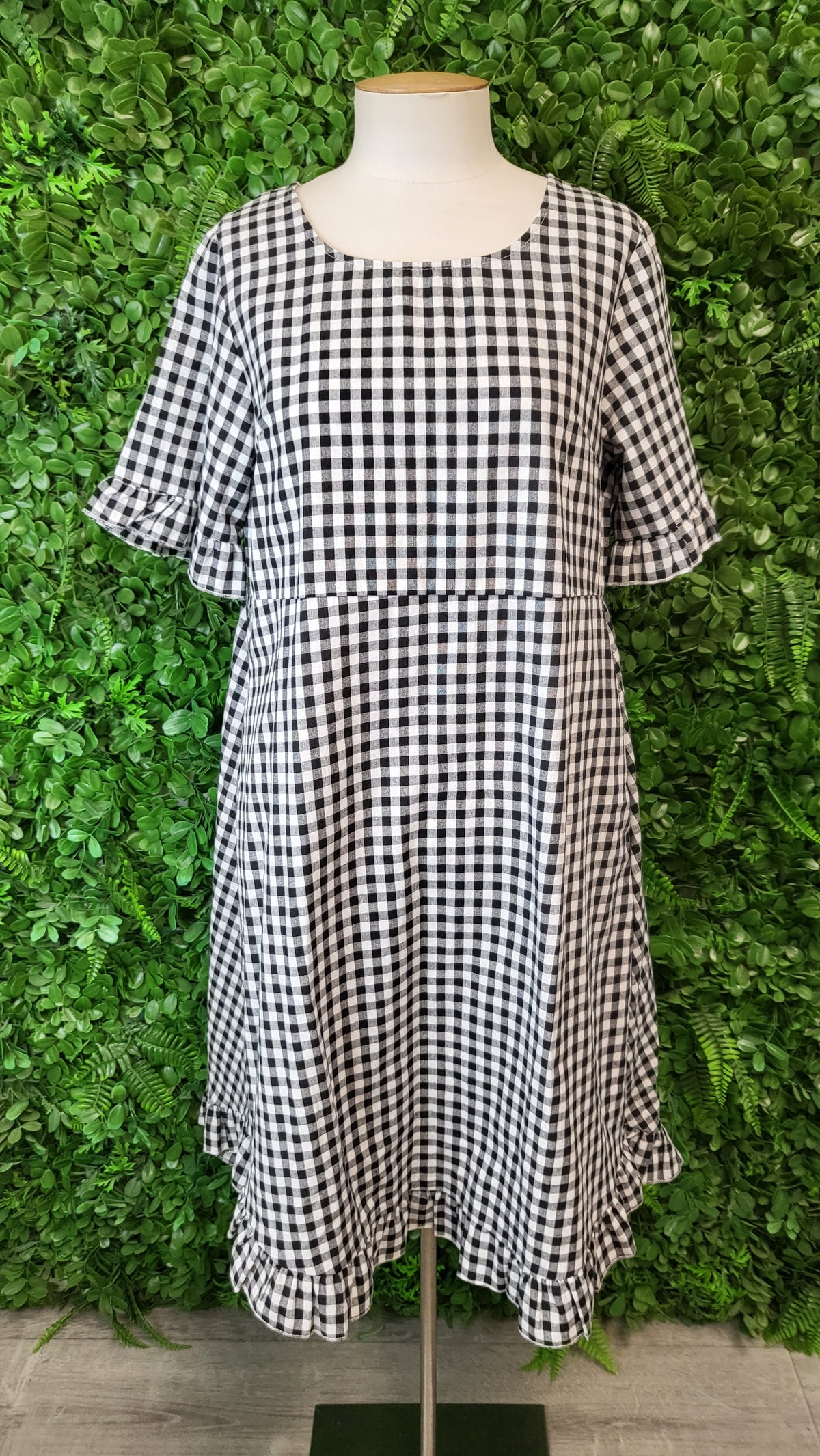 Cali & Co Gingham Frill Hem Dress BNWT (10-12)