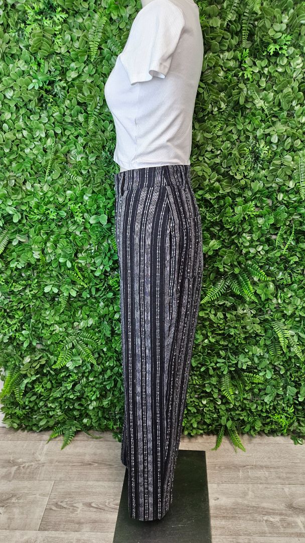 Neris B/W Wide Leg Pant (14)