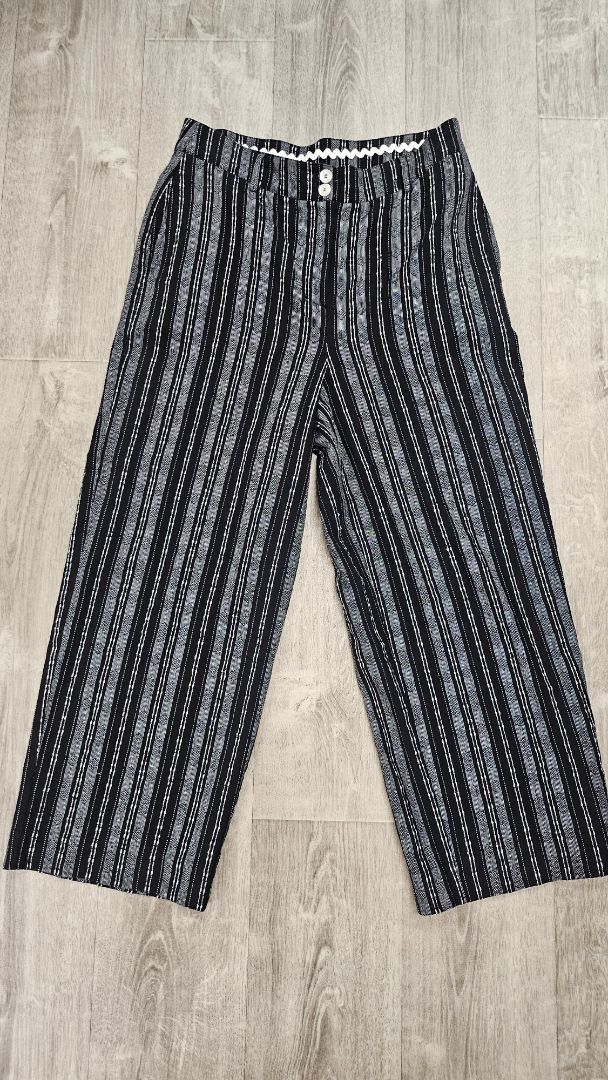 Neris B/W Wide Leg Pant (14)